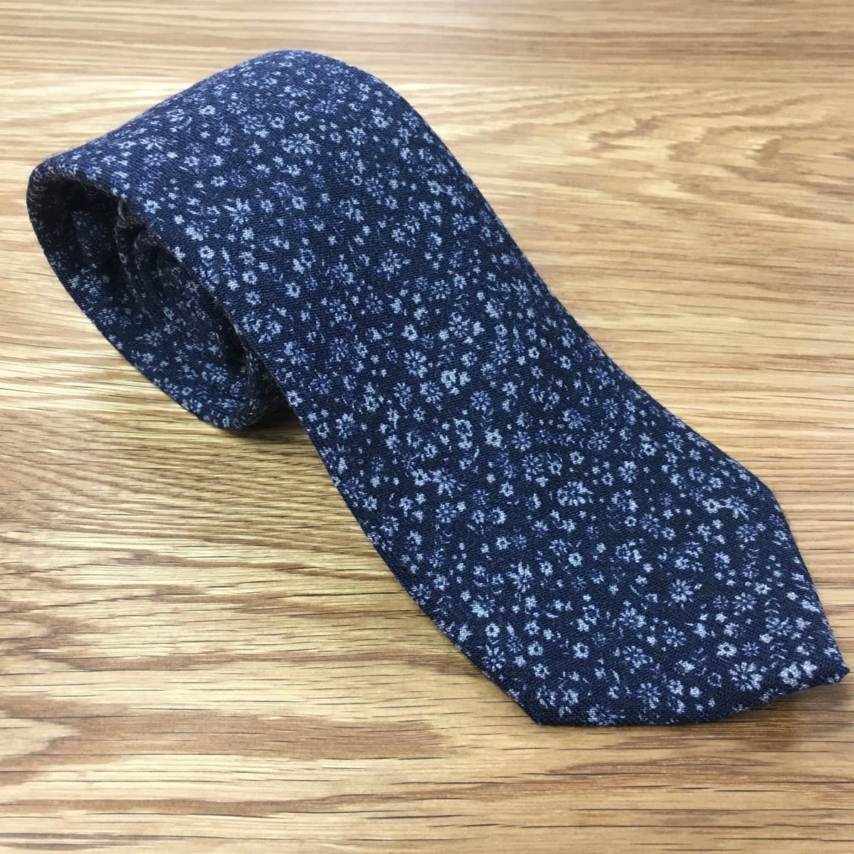 Neat wool floral tie