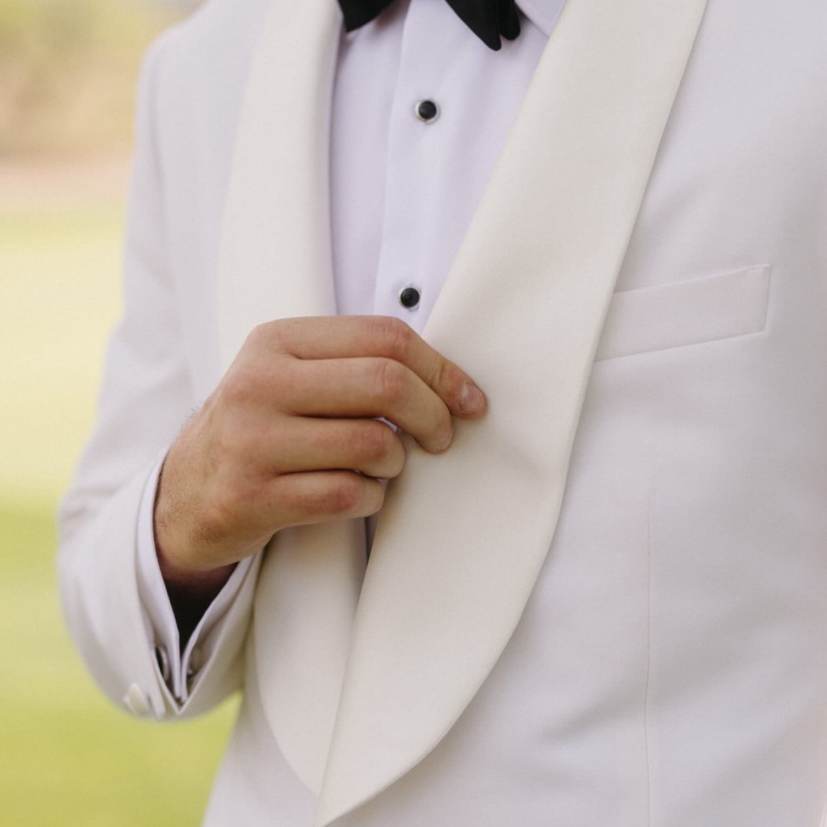 mens_ivory_custom_tuxedo.jpg