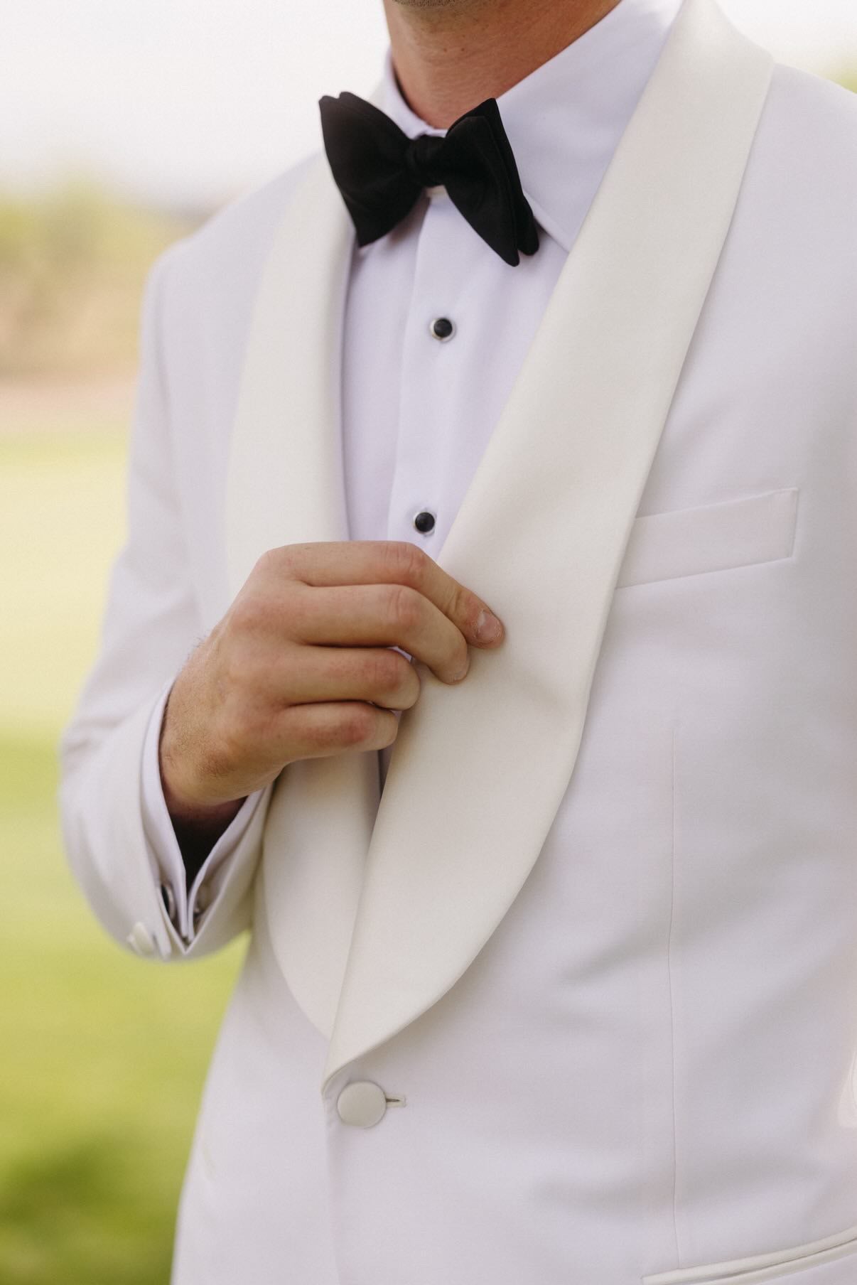 mens_ivory_custom_tuxedo.jpg