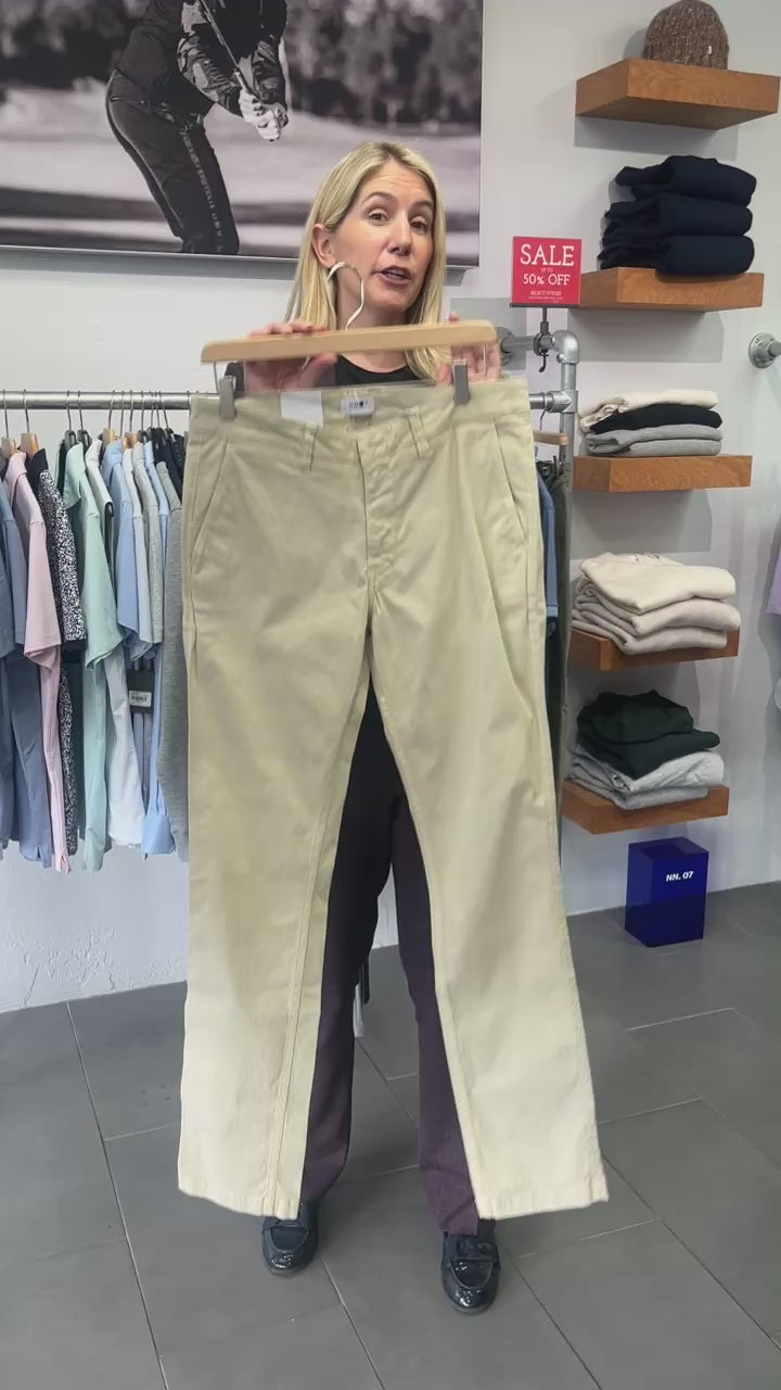 Marco pant front in Kit