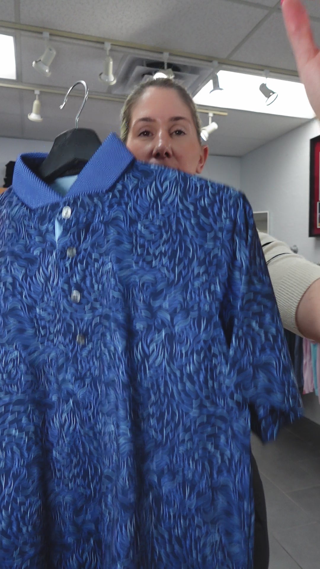 最新　GREYSON グレイソン　Den of Thieves Polo　M Mens Den of Thieves Short Sleeve Polo - Performance Printed