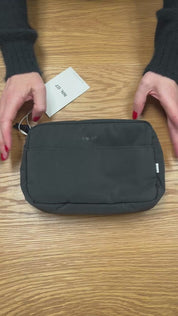 Water Repellant Wash Bag in Black from NN.07 